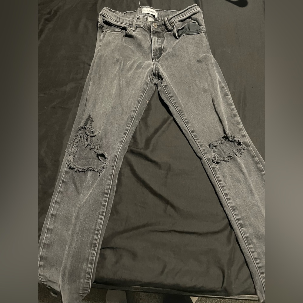 Distressed Skinny Jeans